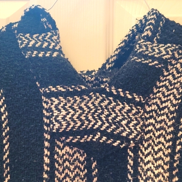 Poncho - Picture 3 of 6